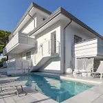 Modern With Shared Pool * Bibione
