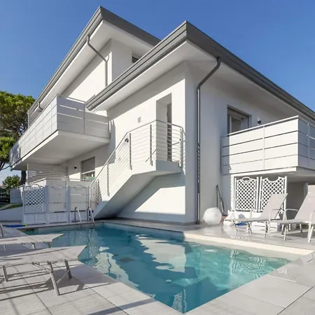 Modern With Shared Pool * Bibione